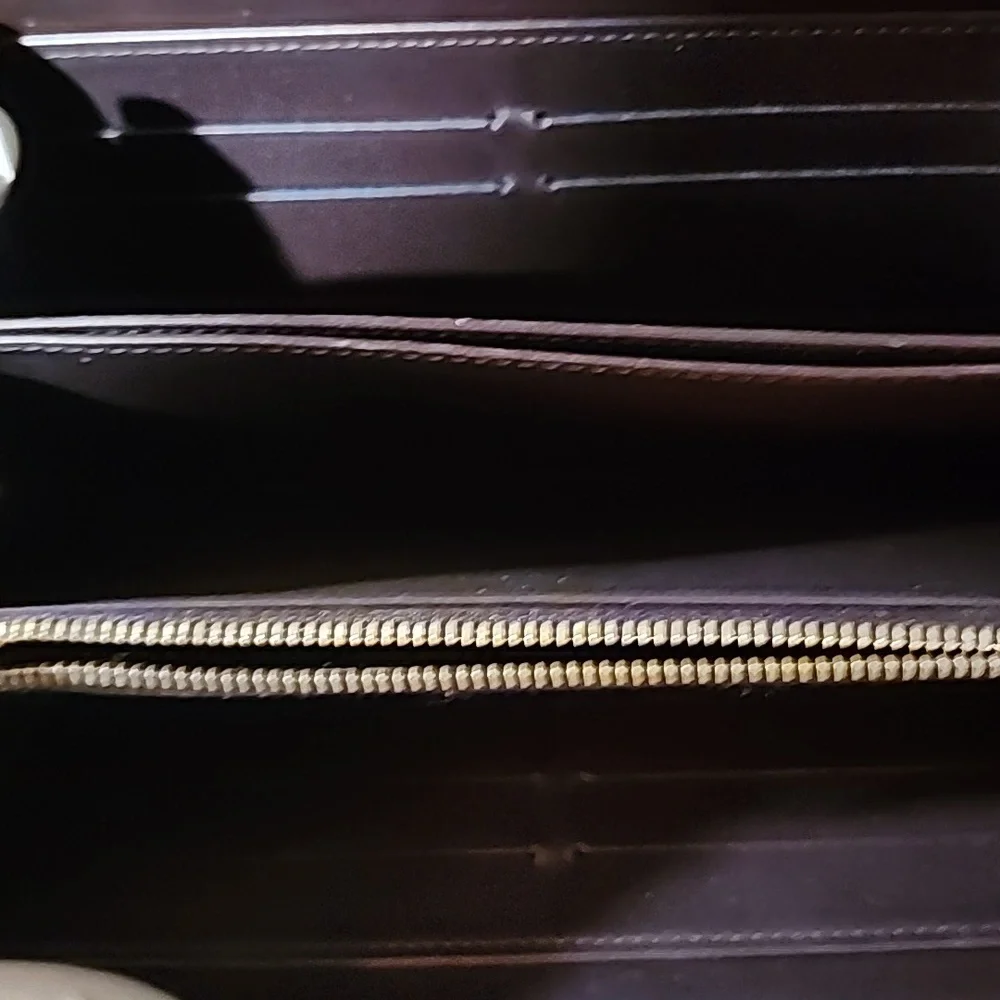 Authentic Louis Vuitton Amarante Monogram Vernis Zippy Wallet with Dust Bag/Box - Picture 6 of 8